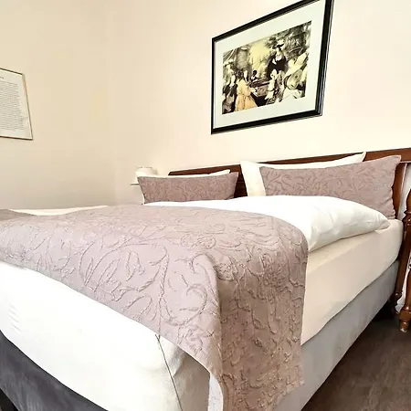 Cityline Klassik Altstadt מלון 3*