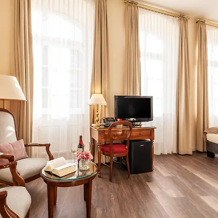 Cityline Klassik Altstadt 3* ליבק